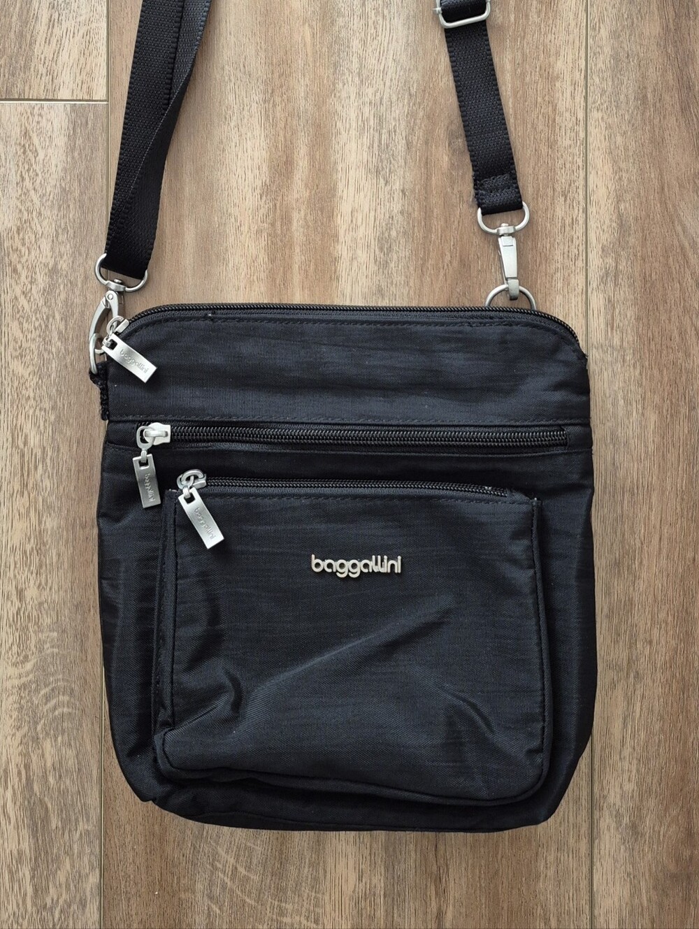 Baggallini Modern Pocket Crossbody Organizer Bag Black Nylon Travel